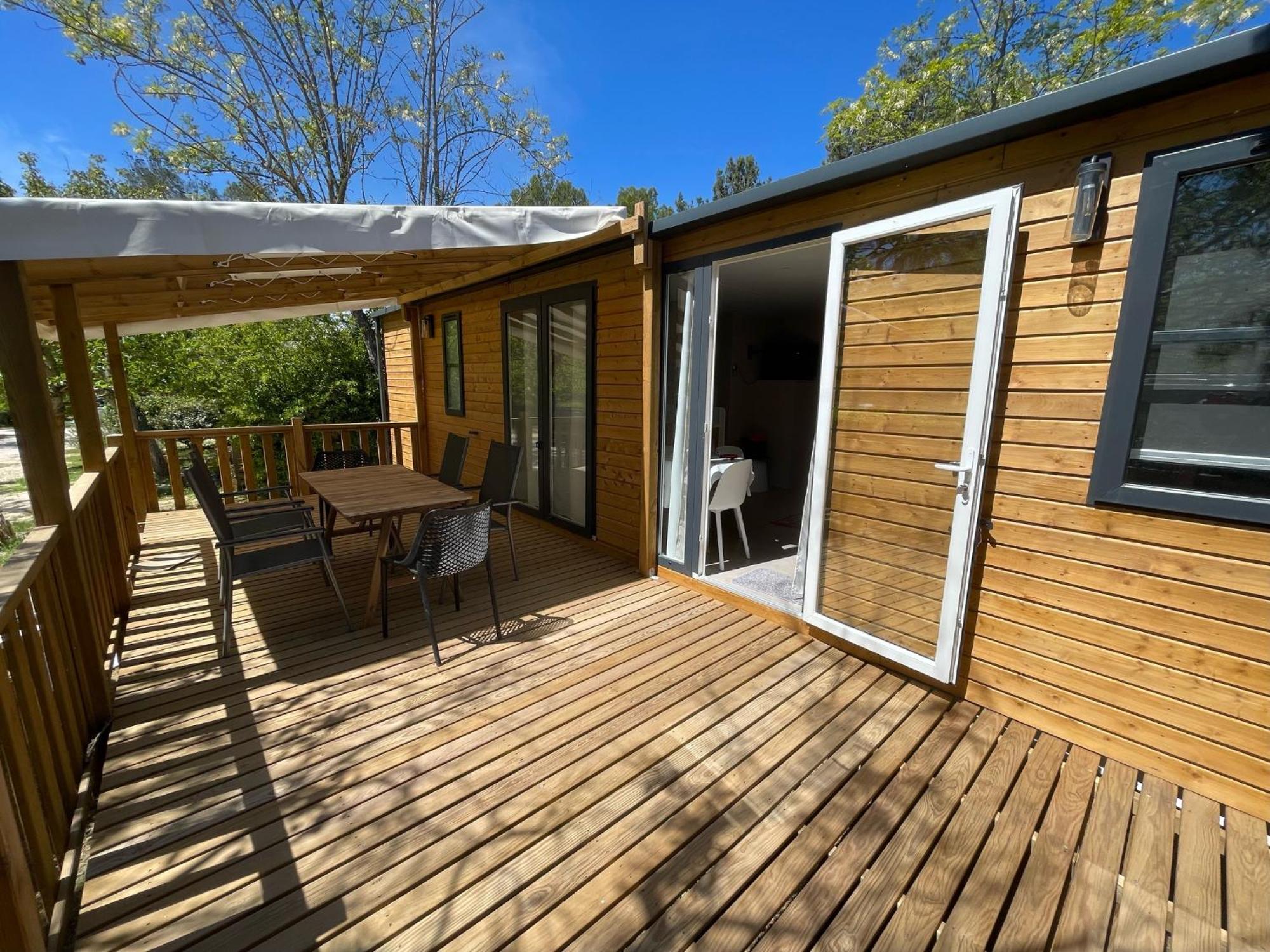 Camping Sainte Victoire Beaurecueil Exterior photo