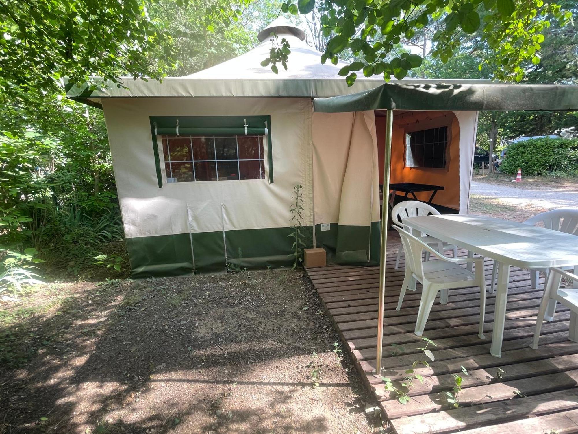 Camping Sainte Victoire Beaurecueil Exterior photo
